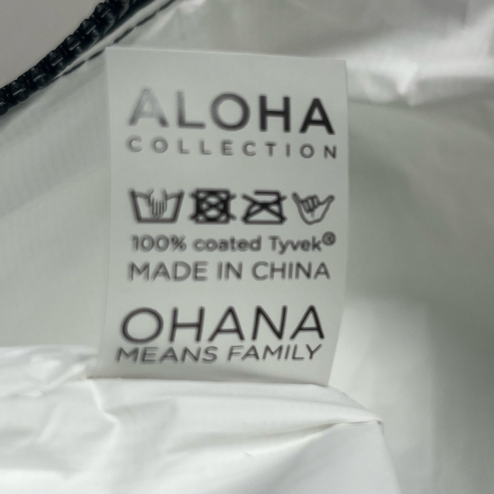 NWT Aloha Collection White Original Max Pouch - Picture 8 of 11